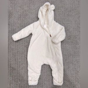 Creamy White H&M Baby Girl Zip Up Hooded Cozy Jumpsuit size 4-6 months
